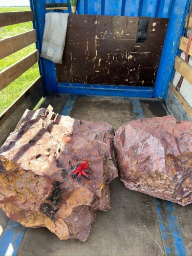 Ландшафтные глыбы красно-фиолетовые 200-1000 килограмм купить в Голицыно