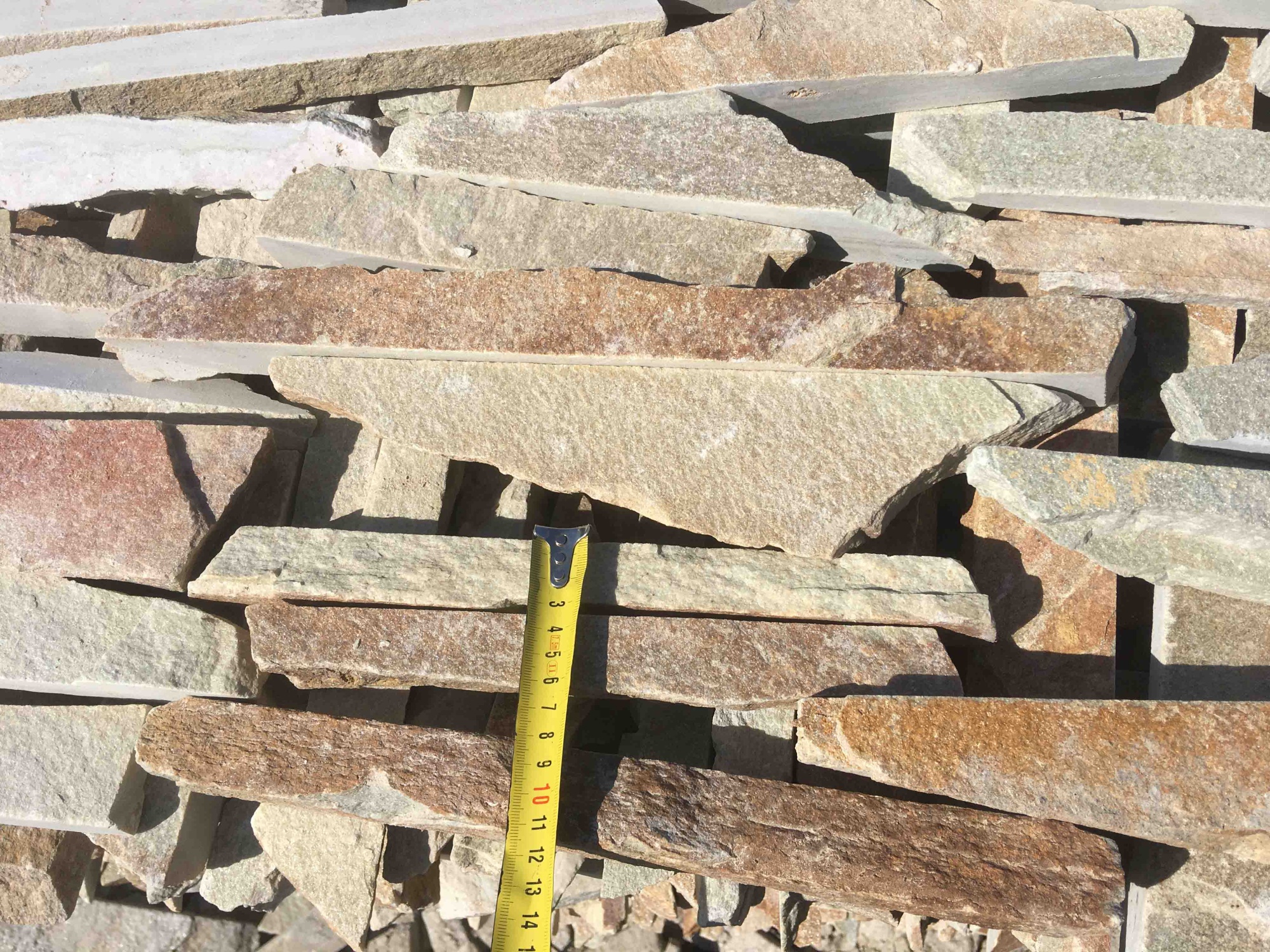 Горбушка златолит золотистый для облицовки купить в Голицыно