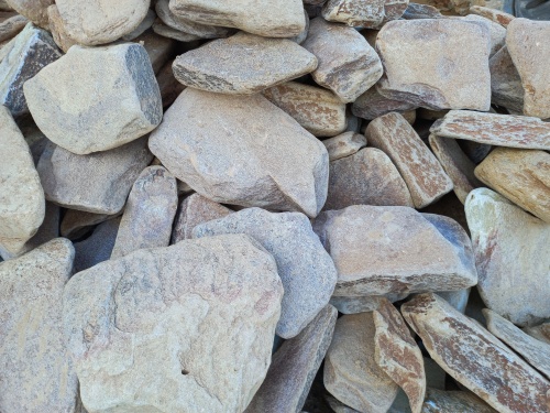 Златолит жёлтый, жёлто-зелёный глыбки и валуны для ланшафтного дизайна купить в Голицыно