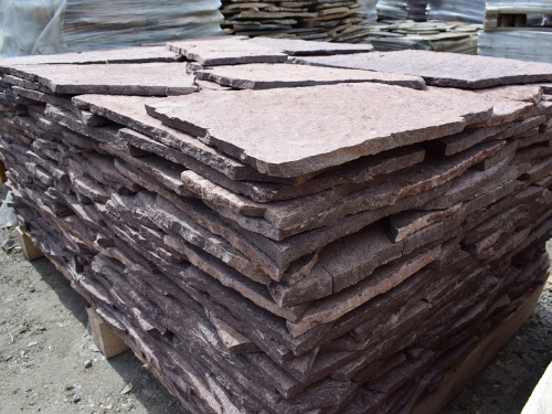 Плитняк лемезит бордовый для облицовки цоколя 20-25 мм  купить в Голицыно