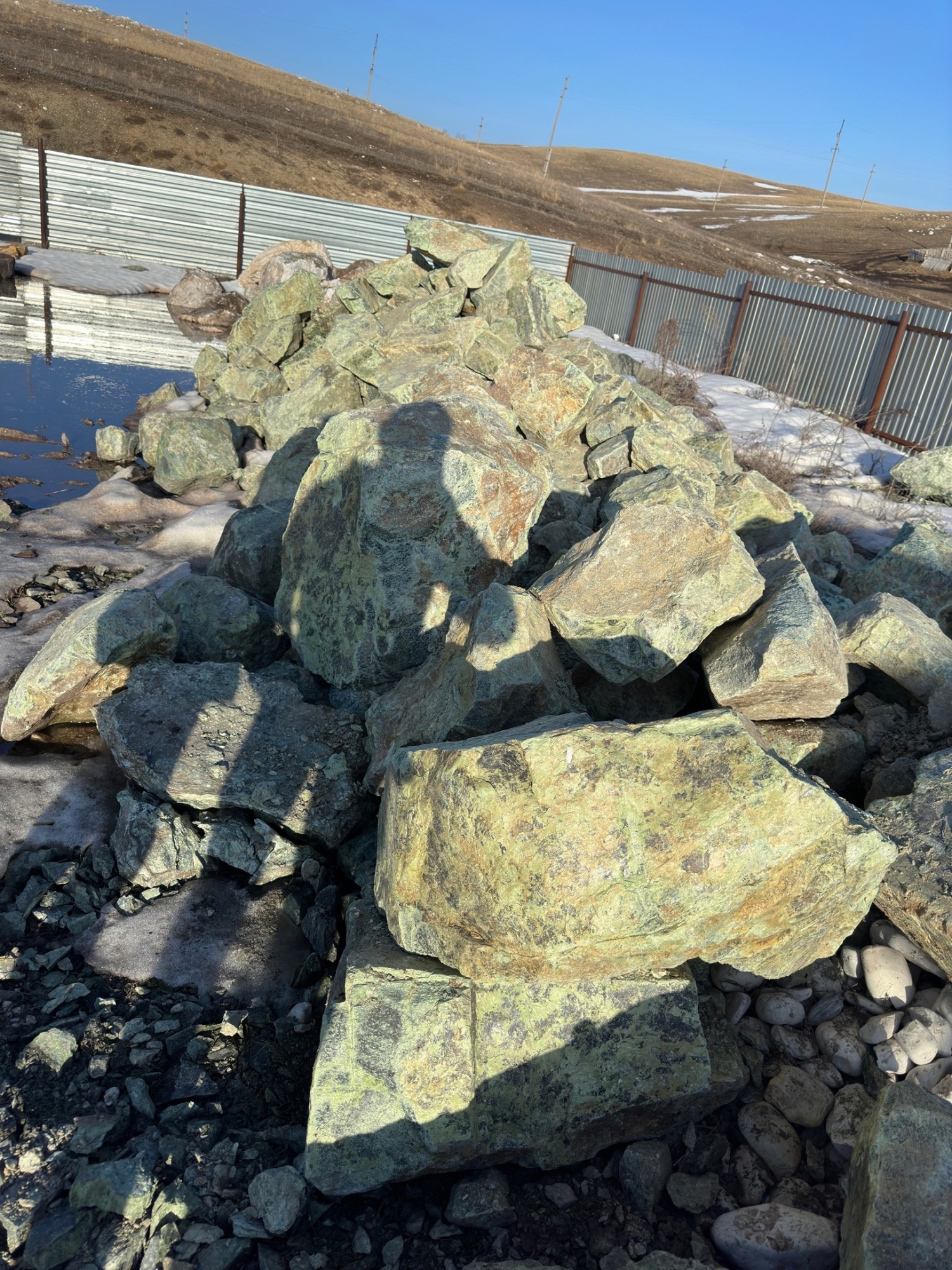 Камни для ландшафтного дизайна зелёные 10-60 килограмм купить в Голицыно