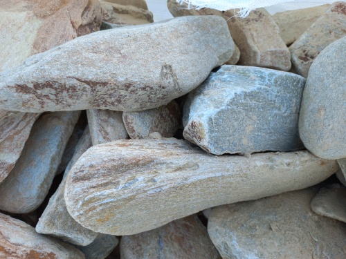 Златолит жёлтый, жёлто-зелёный глыбки и валуны для ланшафтного дизайна купить в Голицыно