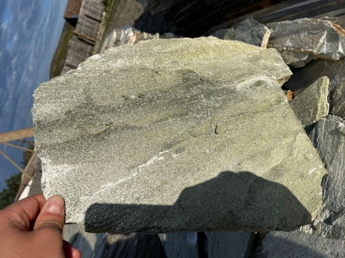 Плитняк златолит зелёный для цоколя, отмостки купить в Голицыно