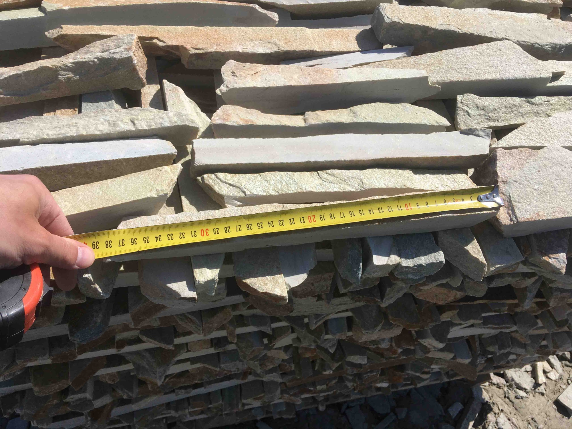 Горбушка златолит золотистый для облицовки купить в Голицыно