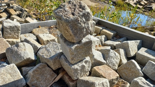 брусчатка-гранитная-колотая-галтованная